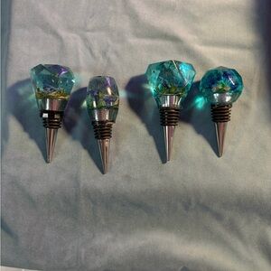 Resin Wine Stoppers With Embedded Flowers priced as each 15$